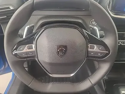 Photo 8 Peugeot 208  Hybrid 100 e-DCS6