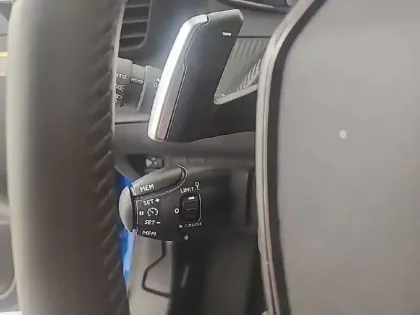 Photo 21 Peugeot 208  Hybrid 100 e-DCS6