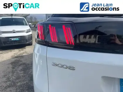 Photo 16 Peugeot 3008  PureTech 130ch S&S EAT8