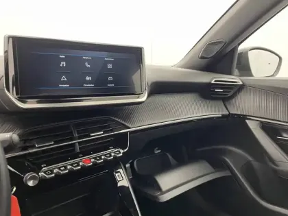 Photo 27 Peugeot 2008  PureTech 100 S&S BVM6