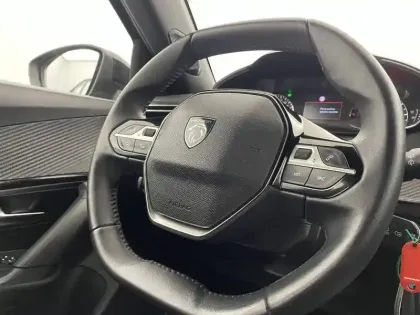 Photo 92 Peugeot 2008  PureTech 100 S&S BVM6