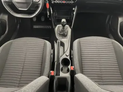 Photo 24 Peugeot 2008  PureTech 100 S&S BVM6