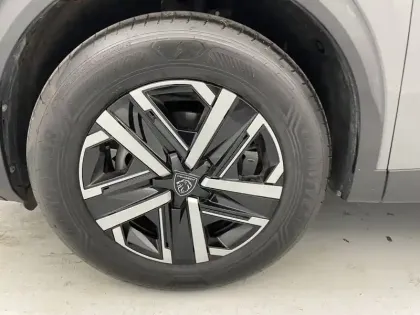 Photo 48 Peugeot 2008  PureTech 100 S&S BVM6