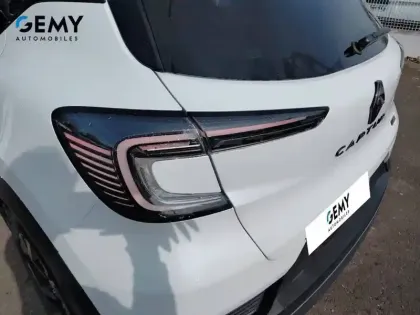 Photo 13 Renault Captur  E-Tech full hybrid 145 ch