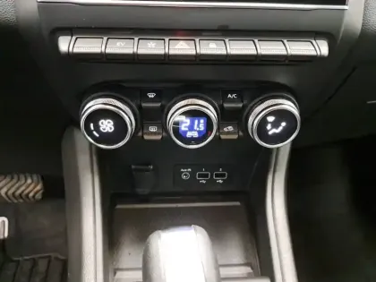 Photo 121 Renault Captur  E-Tech full hybrid 145