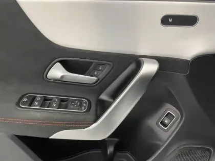 Photo 24 Mercedes CLA  Coupé 250 e 8G-DCT