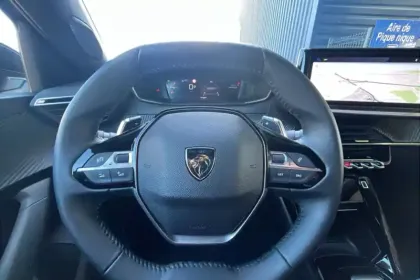 Photo 16 Peugeot 2008  Hybrid 136 e-DCS6