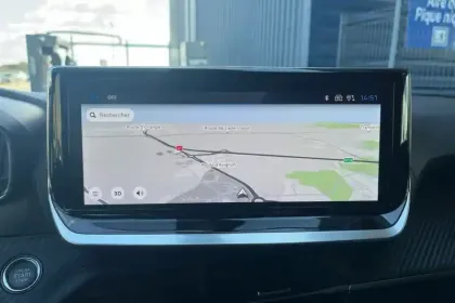 Photo 17 Peugeot 2008  Hybrid 136 e-DCS6