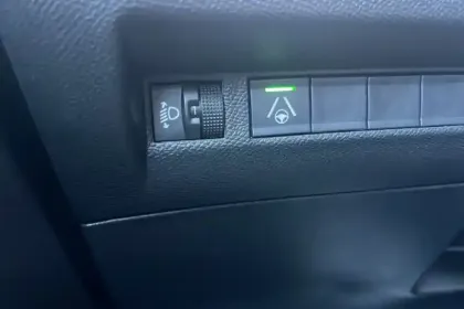 Photo 25 Peugeot 2008  Hybrid 136 e-DCS6