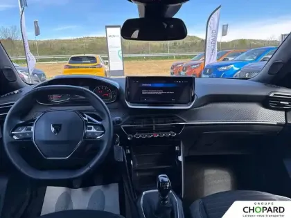 Photo 33 Peugeot 2008  PureTech 100 S&S BVM6