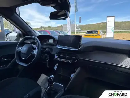 Photo 12 Peugeot 2008  PureTech 100 S&S BVM6