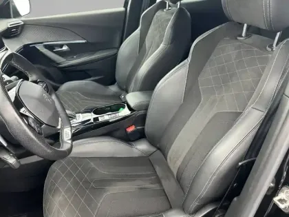 Photo 10 Peugeot 2008  PureTech 155 S&S EAT8