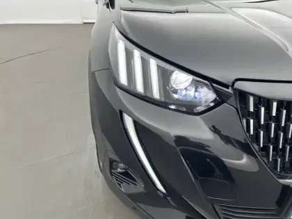 Photo 15 Peugeot 2008  PureTech 155 S&S EAT8