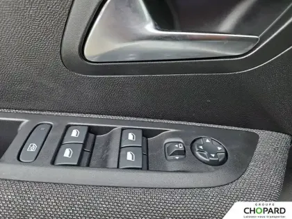 Photo 23 Peugeot 208  PureTech 75 S&S BVM5