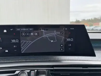 Photo 18 Peugeot 5008  Hybrid 136 e-DCS6