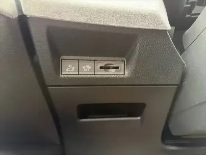 Photo 19 Peugeot 5008  Hybrid 136 e-DCS6