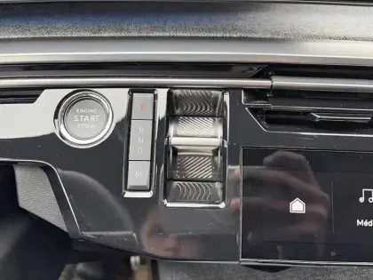 Photo 13 Peugeot 5008  Hybrid 136 e-DCS6