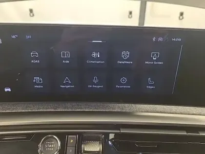 Photo 59 Peugeot 5008  Hybrid 136 e-DCS6