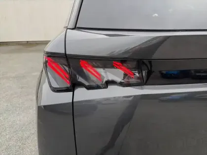 Photo 36 Peugeot 5008  Hybrid 136 e-DCS6
