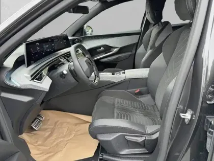 Photo 10 Peugeot 5008  Hybrid 136 e-DCS6