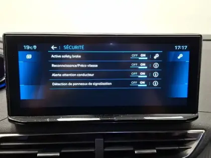 Photo 24 Peugeot 3008  BlueHDi 130ch S&S EAT8