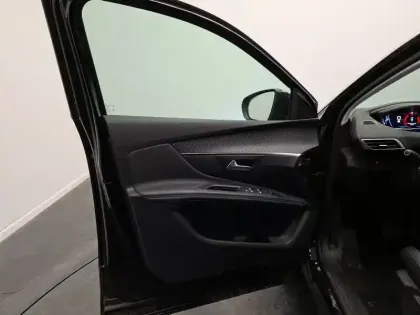 Photo 28 Peugeot 3008  BlueHDi 130ch S&S EAT8