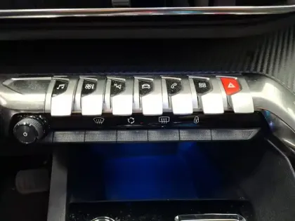 Photo 22 Peugeot 3008  BlueHDi 130ch S&S EAT8