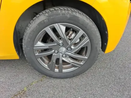 Photo 18 Peugeot 208  PureTech 100 S&S EAT8