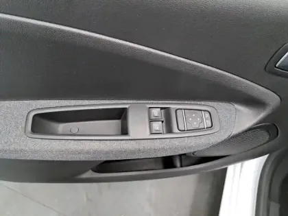 Photo 26 Renault Zoé Gén. I (B10) Ph2 NG Evolution 5