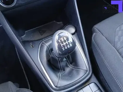 Photo 9 Ford Fiesta Gén. V Ph2 Titanium Business 5