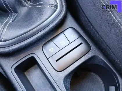 Photo 20 Ford Fiesta Gén. V Ph2 Titanium Business 5