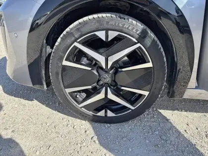 Photo 11 Peugeot 208 Gén. II Ph2 GT 5