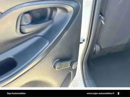 Photo 31 Toyota Yaris Gén. IV Ph1 Design 5