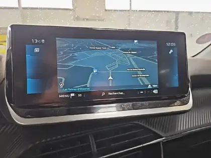 Photo 42 Peugeot 208  PureTech 100 S&S EAT8