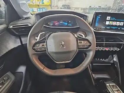 Photo 8 Peugeot 208 Gén. II Ph1 NG Allure Pack 5