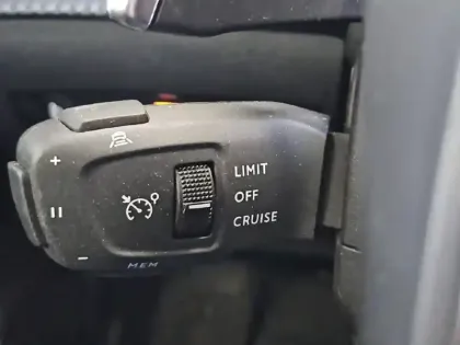 Photo 41 Peugeot 208  PureTech 100 S&S EAT8