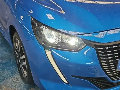 Photo 37 Peugeot 208  PureTech 100 S&S EAT8