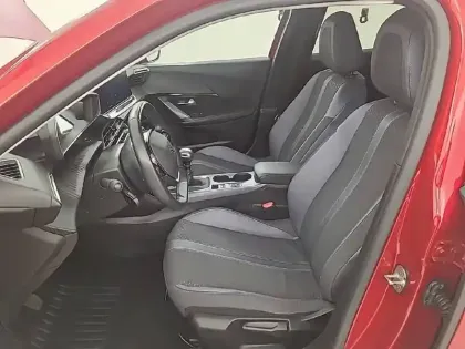 Photo 36 Peugeot 2008  PureTech 100 S&S BVM6