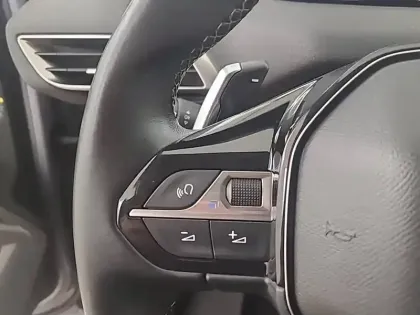 Photo 21 Peugeot 3008  Hybrid 225 e-EAT8