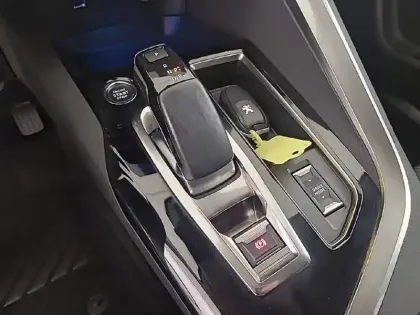 Photo 13 Peugeot 3008  Hybrid 225 e-EAT8