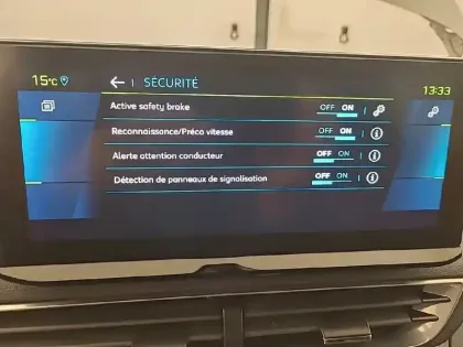 Photo 19 Peugeot 3008  Hybrid 225 e-EAT8