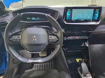 Photo 76 Peugeot 2008  Electrique 136 ch