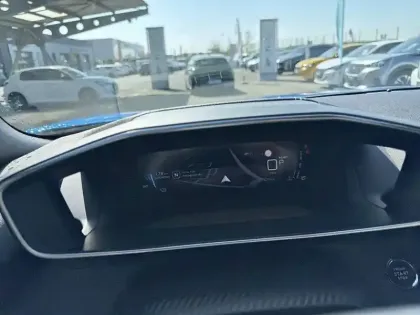 Photo 32 Peugeot 2008  Electrique 136 ch