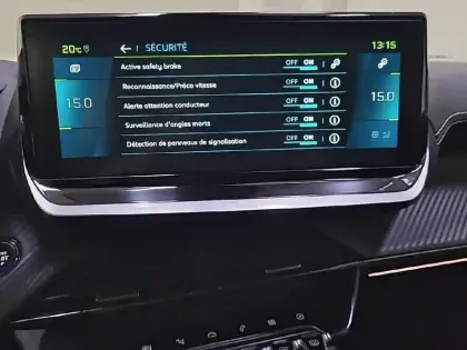 Photo 90 Peugeot 2008  Electrique 136 ch