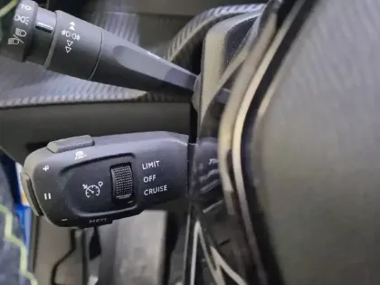 Photo 95 Peugeot 2008  Electrique 136 ch