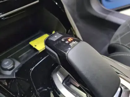 Photo 82 Peugeot 2008  Electrique 136 ch