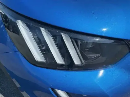 Photo 61 Peugeot 2008  Electrique 136 ch