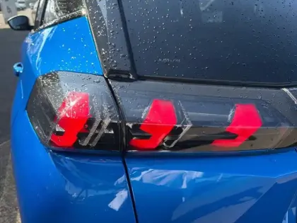 Photo 39 Peugeot 2008  Electrique 136 ch