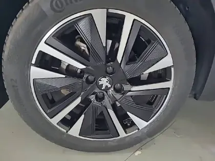 Photo 81 Peugeot 2008  Electrique 136 ch