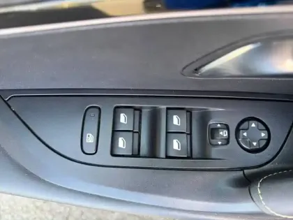 Photo 22 Peugeot 2008 Gén. II Ph1 NG GT Pack 5